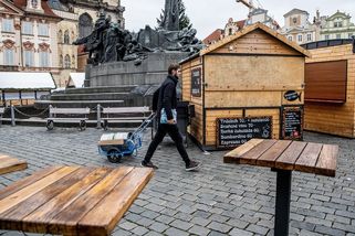 Vánoční trhy obcházejí zákaz. Ať to řeší policie, vyzvali hejtmani - Seznam Zprávy